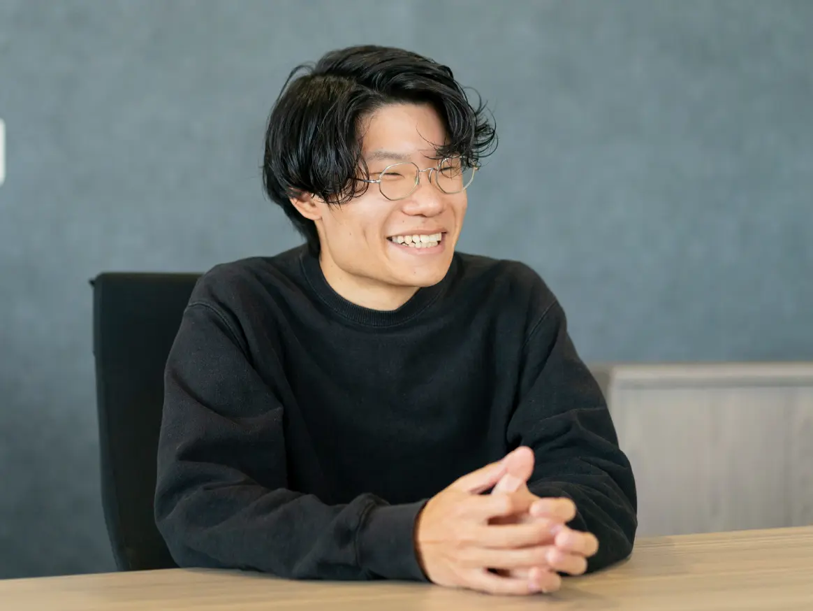 設計部で働く社員M.Rの写真