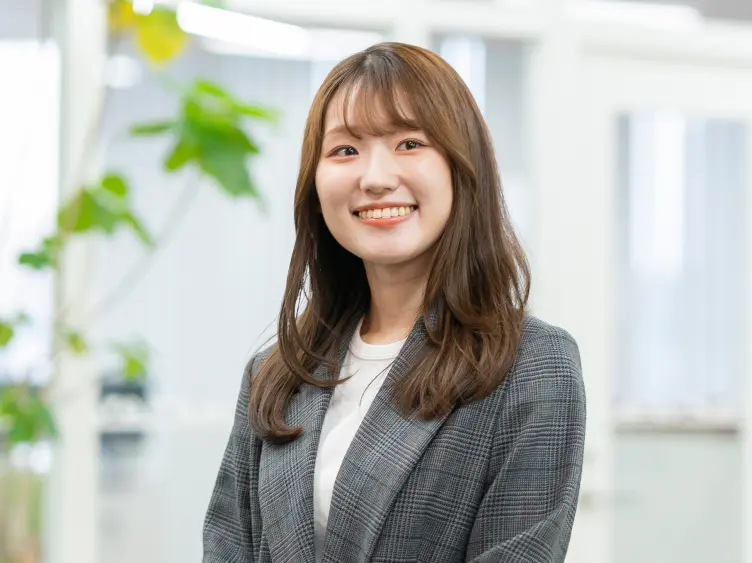 経理部で働く社員U.Nの写真