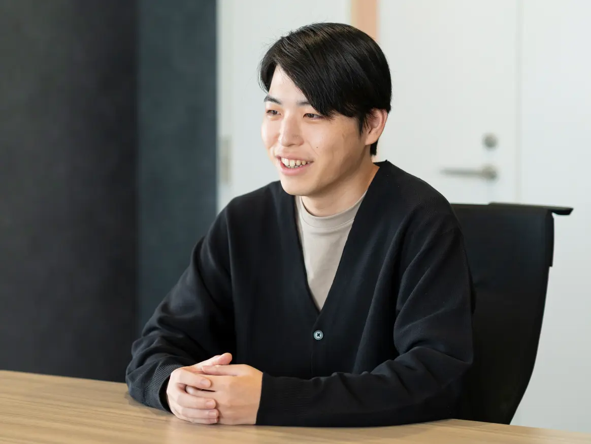 制御部で働く社員D.Kの写真