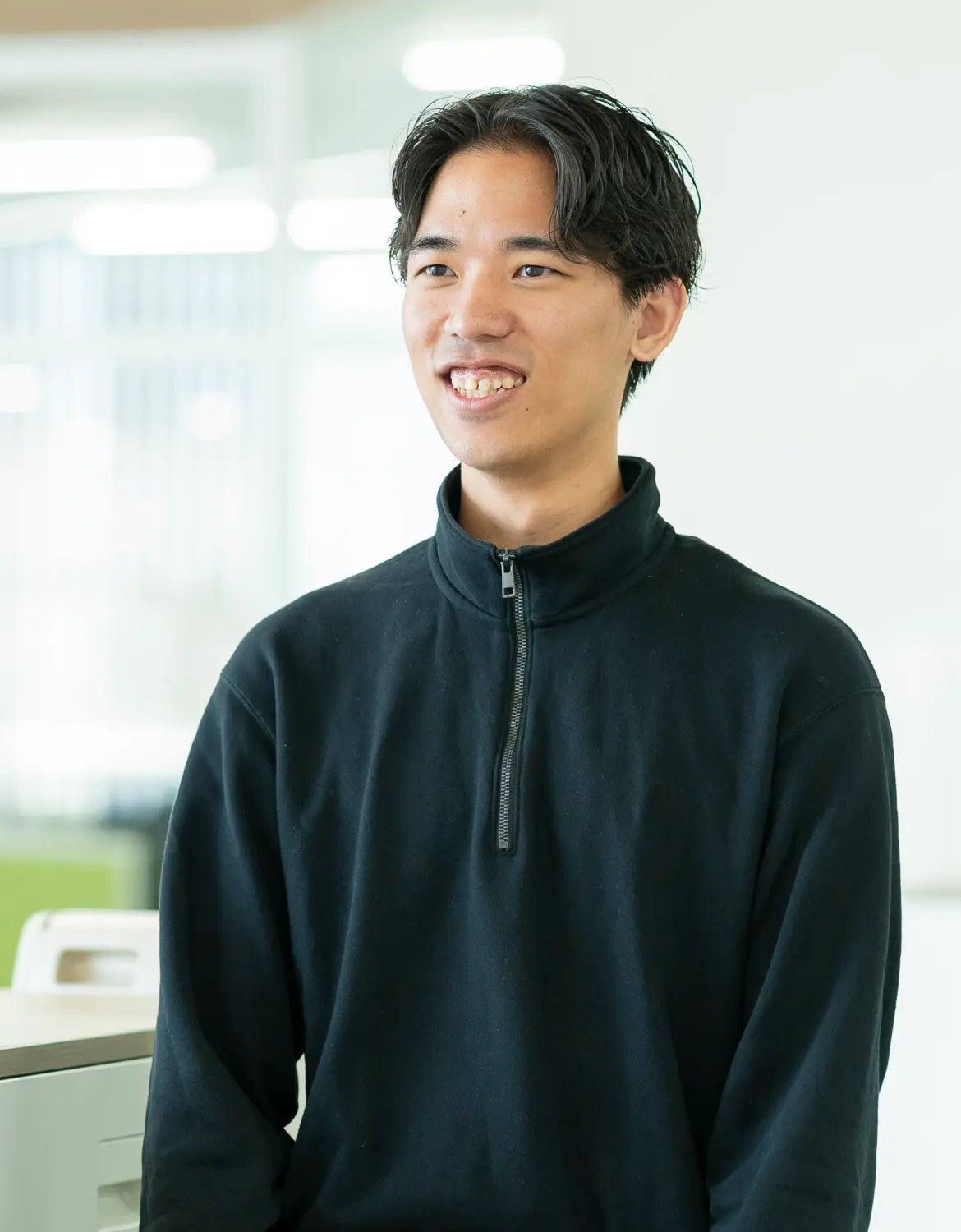 制御部で働く社員I.Sの写真