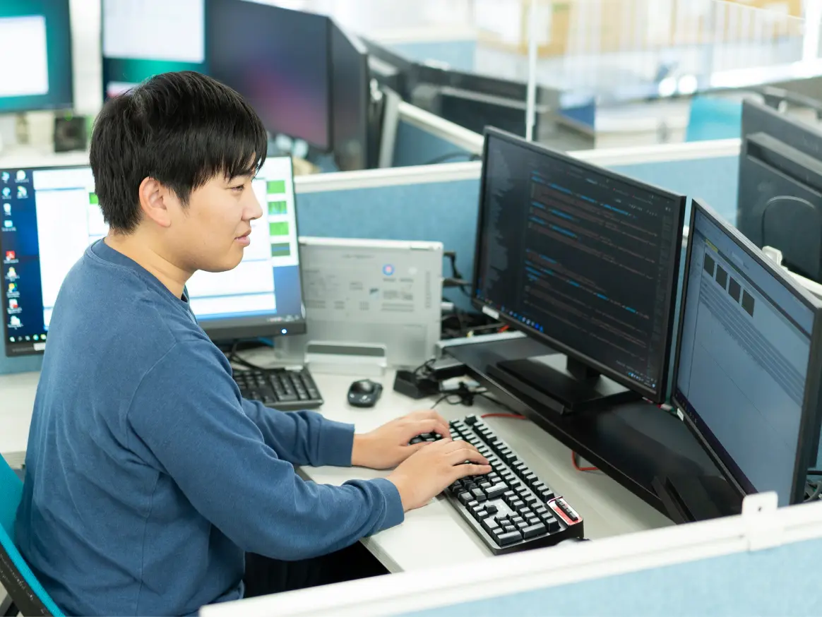 生産管理部で働く社員F.Mの写真