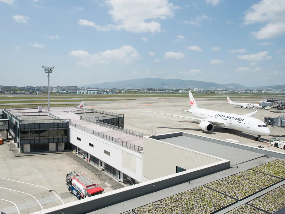 大阪国際空港（豊中市に隣接する国内線の拠点空港）