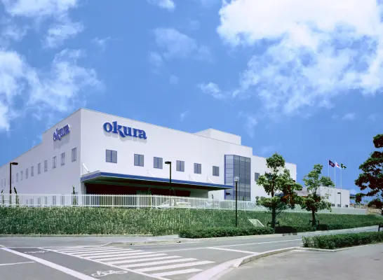 1998年に竣工したオークラ輸送機加古川東工場の外観